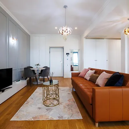 Aviatiei Sky Retreat *